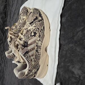 Mens Adidas Beige and Black Snake Pattern Sneakers